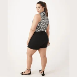 Molly & Isadora Women's Black Fray Hem Stretchy Denim Short